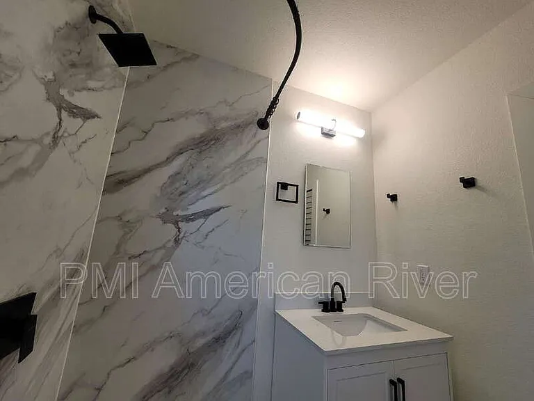 5403 Martin Luther King Jr Blvd — Photo 11