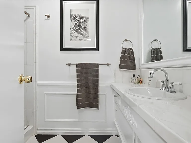 3407 Huxley St — Photo 10