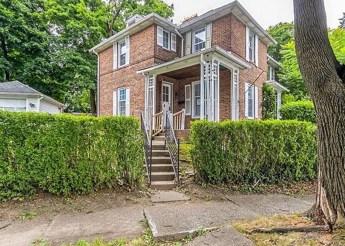 1st image of 10 Bush Avenue