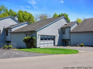 6 Twin Ponds Dr, Kingston, NY 12401