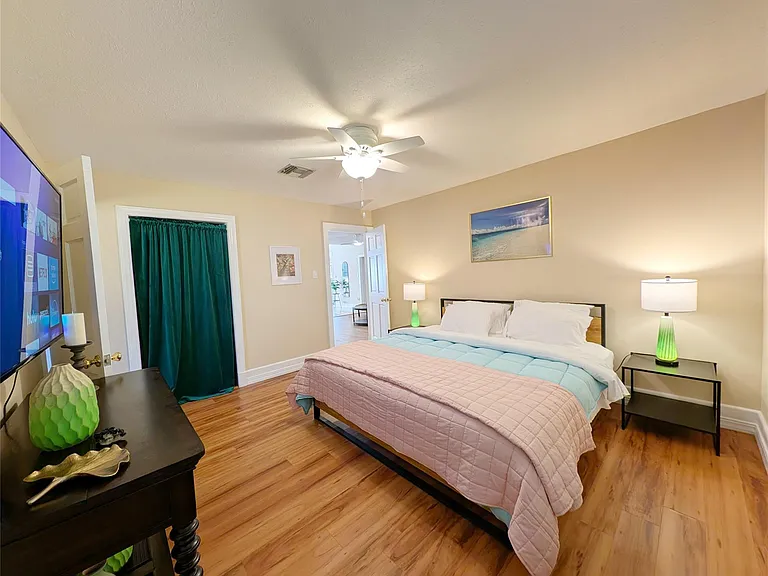 3215 Royal Oaks Dr — Photo 13