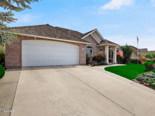 223 N 73rd Ave, Yakima, WA 98908