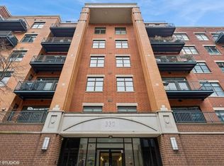 330 N Clinton St APT 306, Chicago, IL 60661
