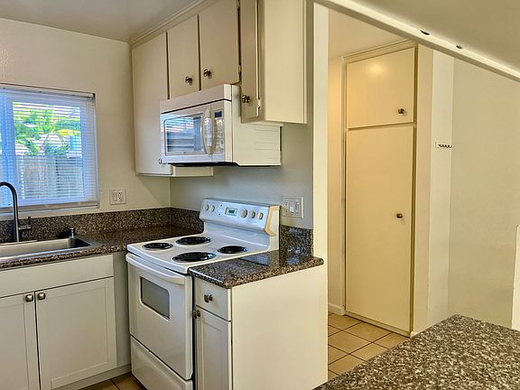 4th image of 2137 Thomas Ave Unit A