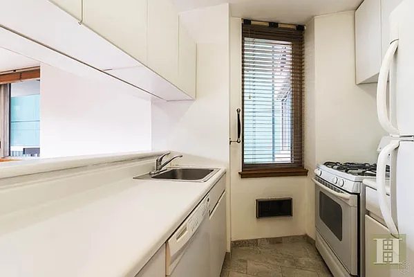 Rented by Halstead Real Estate | media 14