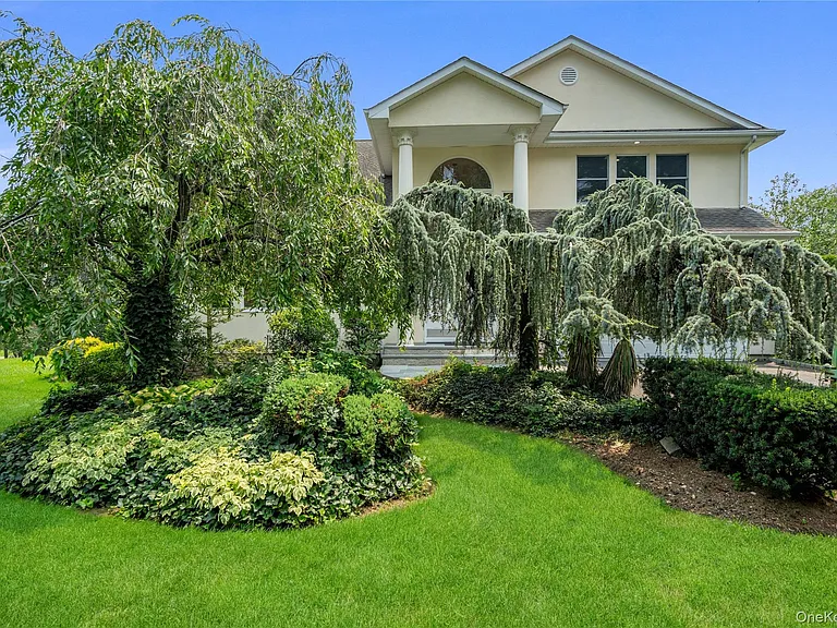 10 Osborne Ln — Photo 2