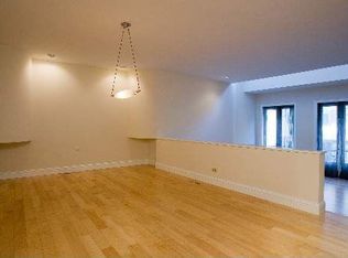 1329 N Sutton Pl #C, Chicago, IL 60610