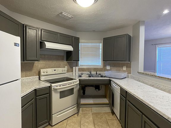5th image of 979-9 Stewarts Creek Dr