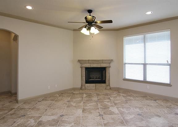 5th image of 200 Silvery Pine Ave