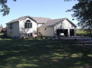 19904 Cedar Ave, Lakeville, MN 55044