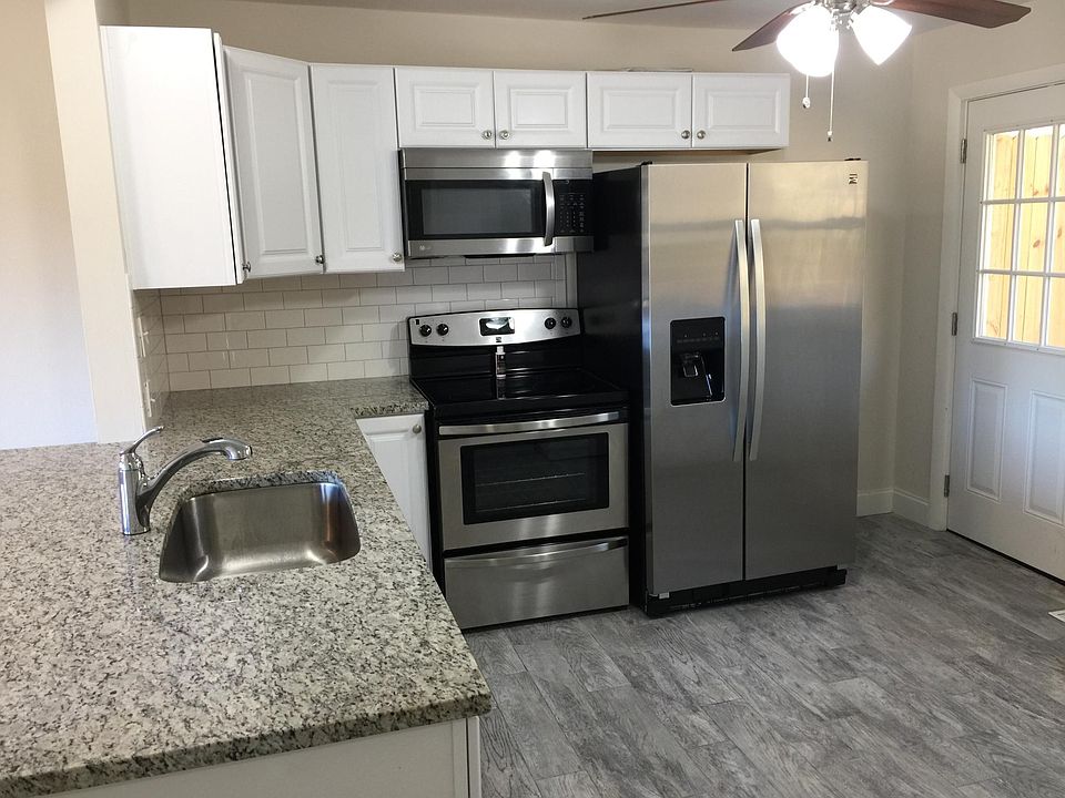 1st image of 2625 Oakwood Cir #B