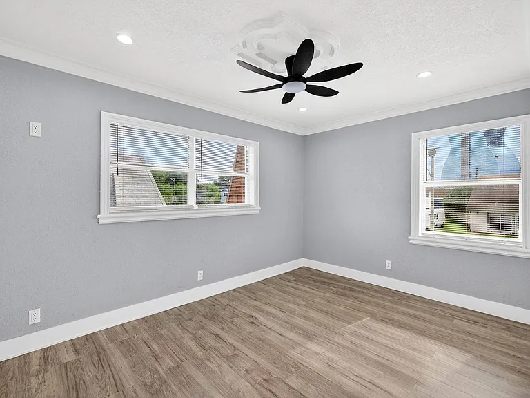 5424 SW 44th Ter — Photo 46