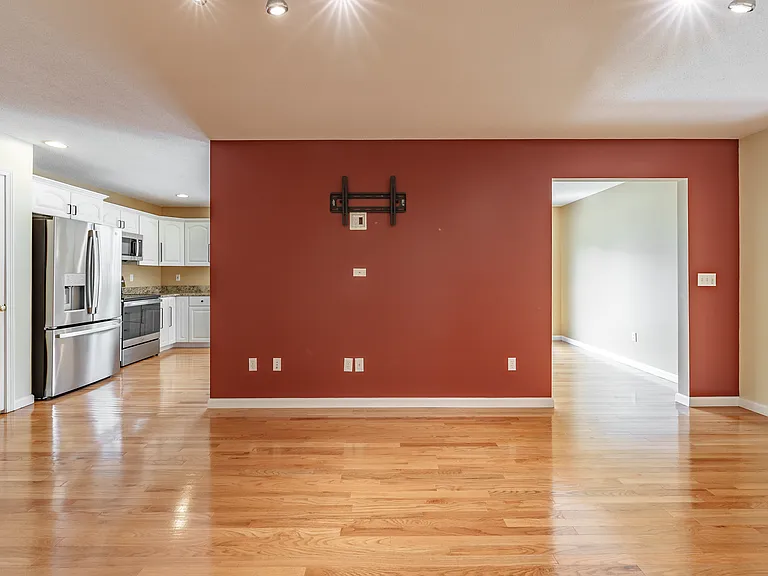Meadow St — Photo 11