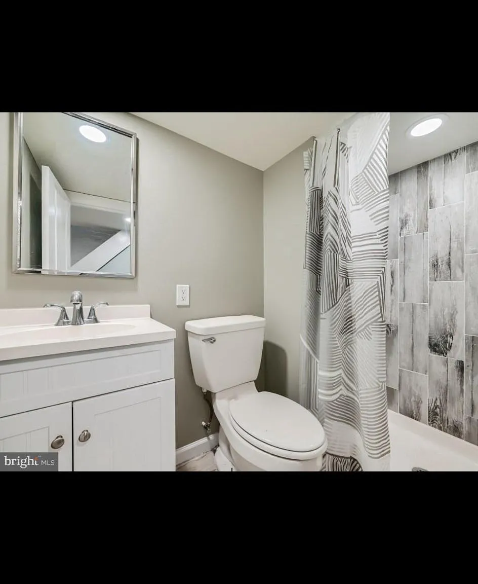 2926 E Fayette St — Photo 2