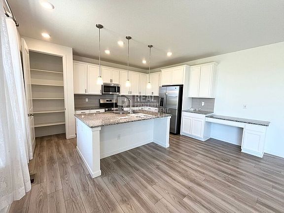 3rd image of 4017 Wyatt Falls Dr