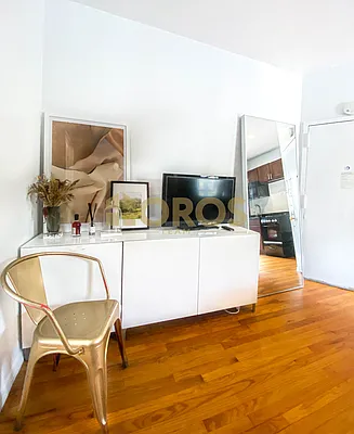 Rented by City Connections Realty | media 9