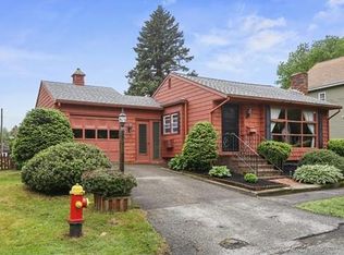 37 Martinack Ave, Peabody, MA 01960