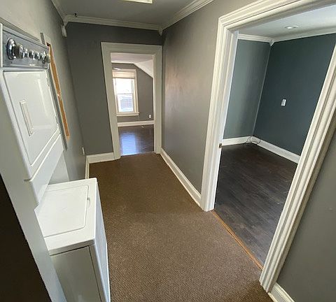 2nd image of 824 Huron Ave
