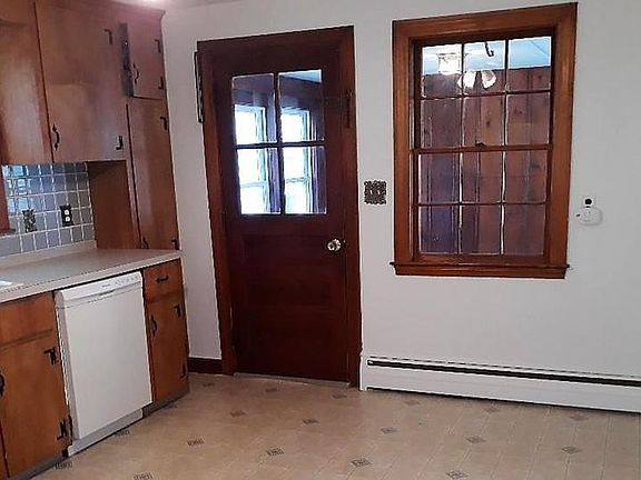 4th image of 27 Mount Pleasant Ave