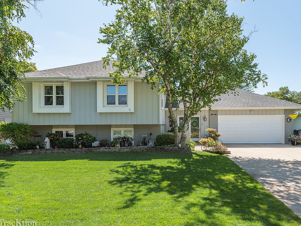 1st image of 1411 Holland Pl