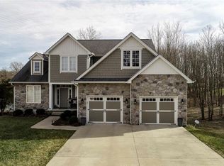 2015 Brookfield Ct, Columbus, IN 47201