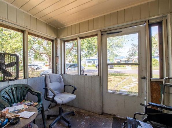 saint-petersburg-florida-81392460 picture