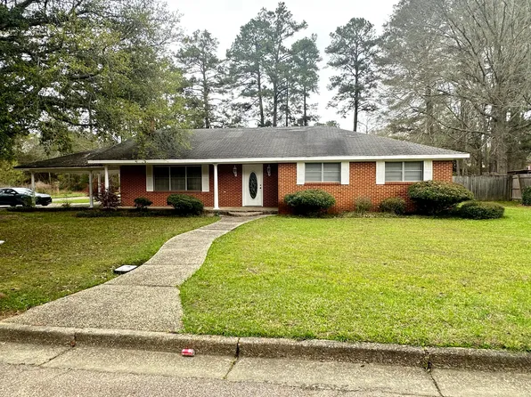 901 Sunset Cir, Columbia, MS 39429