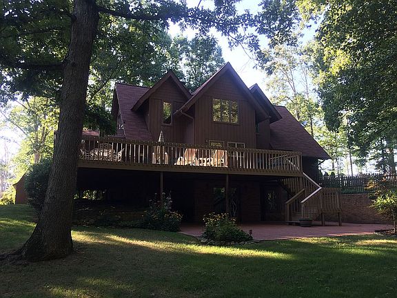 Side view walk out basement
