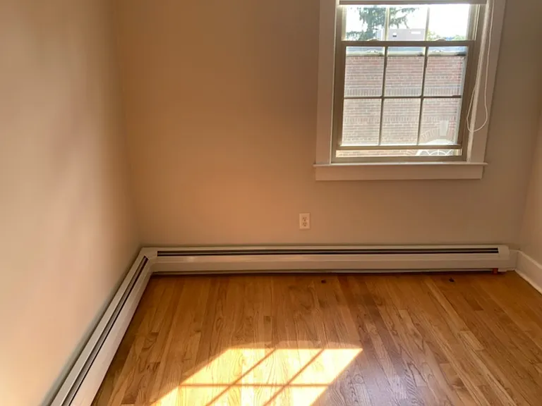 82 Albany St #3 — Photo 8
