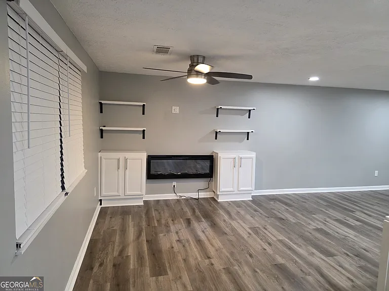 5349 Tracey Dr — Photo 14