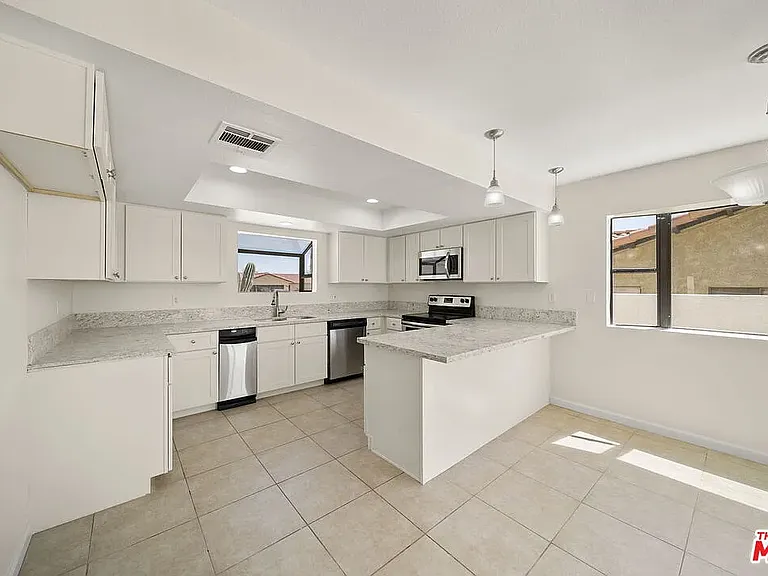 9861 Hoylake Rd — Photo 16