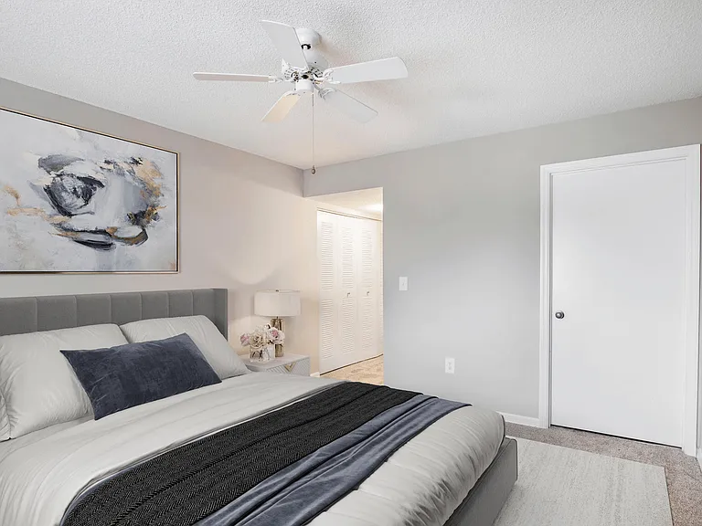 Coconut Palm Club Apartments — Photo 43