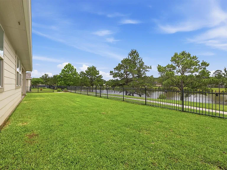 11307 Grand Creek Ln — Photo 30