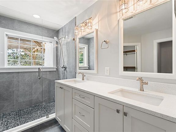 4th image of 8140 Spring Hollow Ct