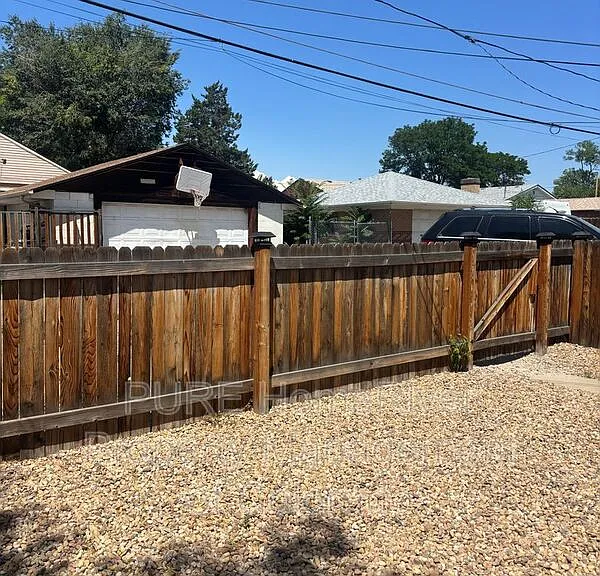 935 N Winona Ct — Photo 14