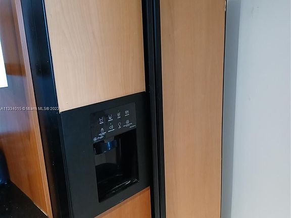 5th image of 18800 NE 29th Ave APT 401