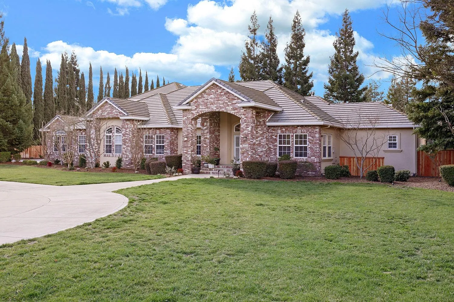 10391 Chantel Ln photo 1