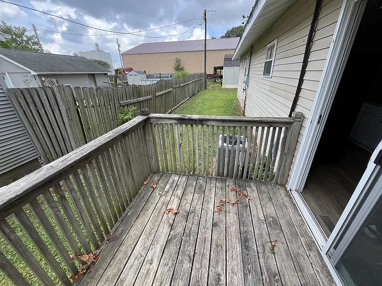 425 Paul Ave — Photo 18