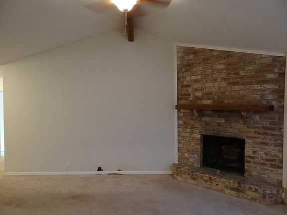 3rd image of 1695 Shirley Cir