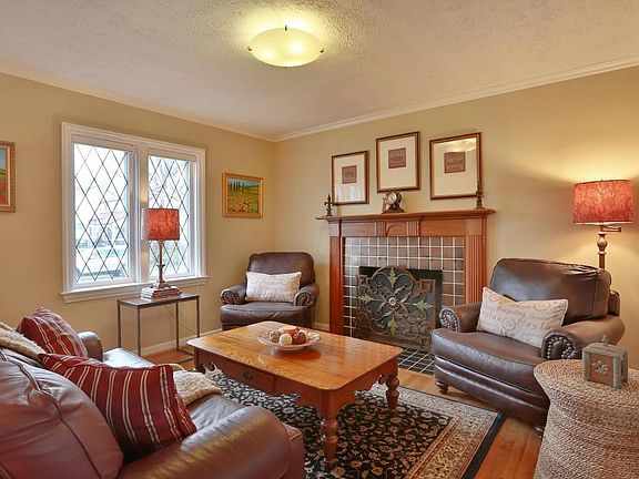 4th image of 61 E Schreyer Pl