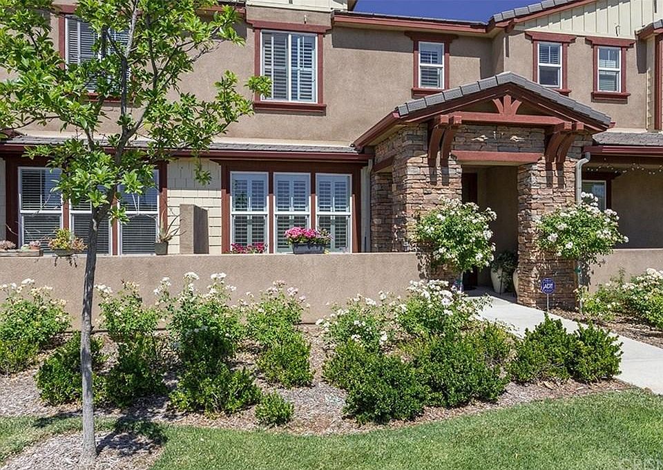 1st image of 28604 Pietro Dr