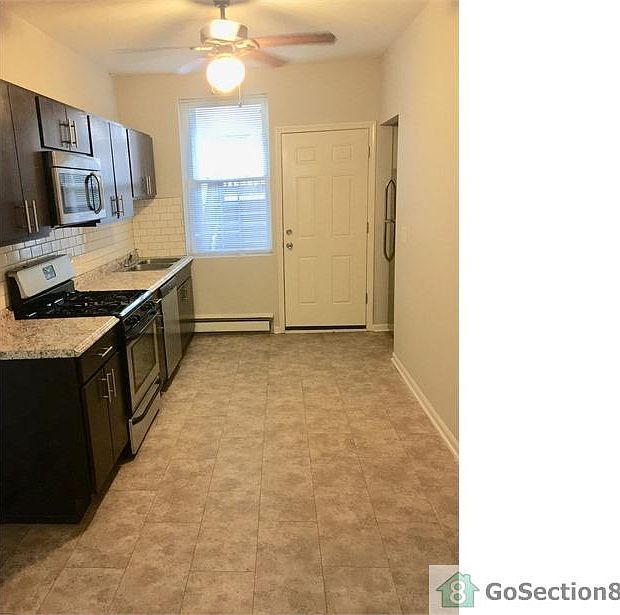 2nd image of 5714 W Thomas St #1