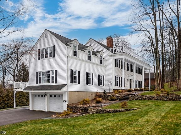 3rd image of 42 Mockingbird