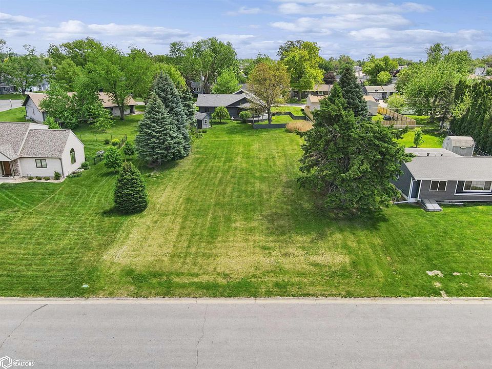 1st image of 1606 Crestview Dr