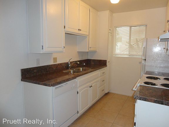 4th image of 2015 Cable St APT 204