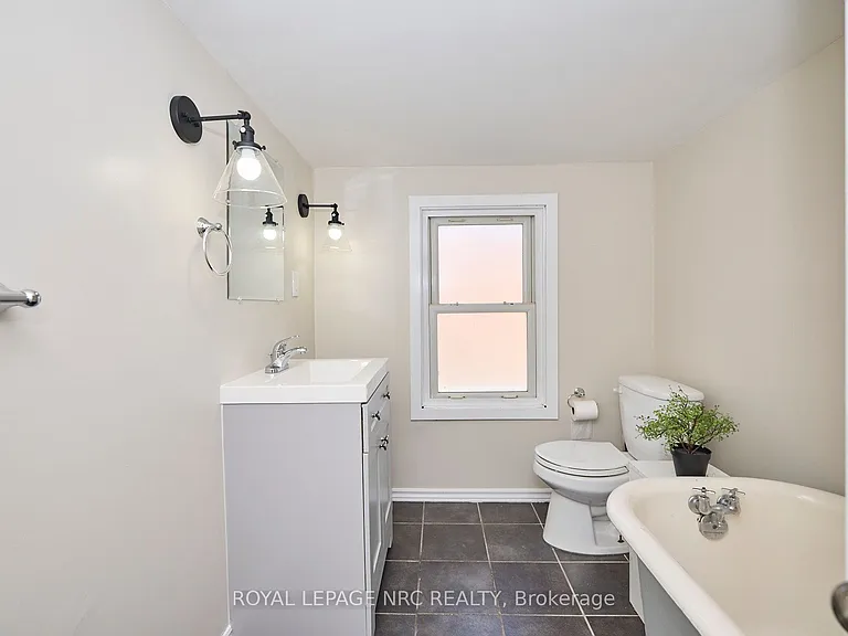 4592 6th Ave — Photo 25
