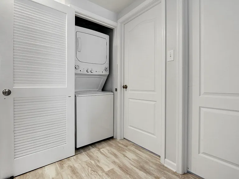 18 N Newark Ave #WINTER RENTAL — Photo 11
