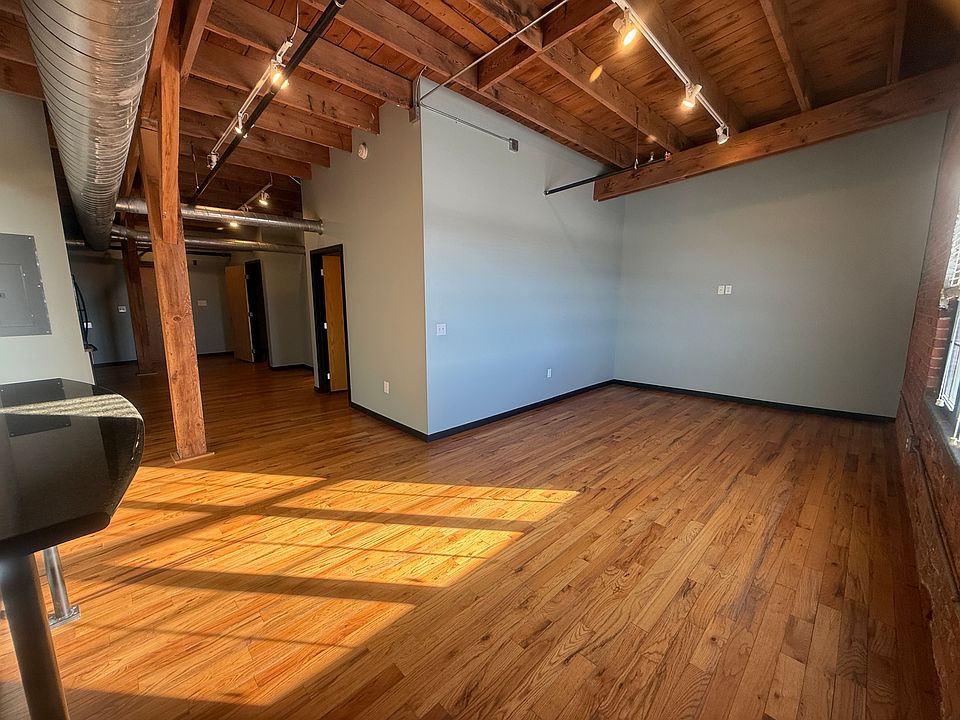 Unit 324 available March 2026 (Photo of similar unit, same floor plan; finishes, fixtures, ceiling, etc., may vary.)