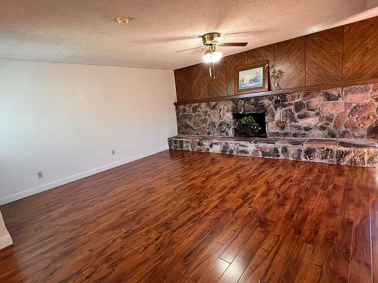 5033 Conde Ct — Photo 2