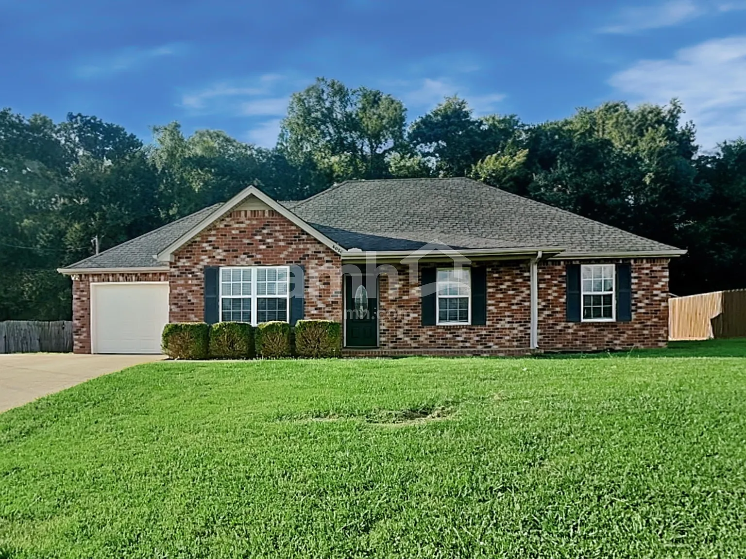 3 bed, 2.0 bath, 1200 sqft, $1,950 — Photo 1